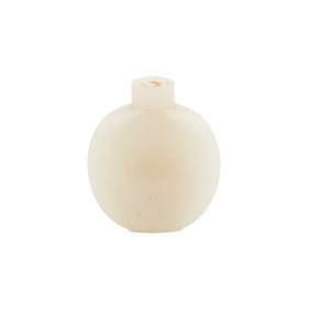 19TH C CARVED WHITE JADE SNUFF BOTTLE