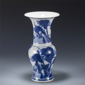 QING BLUE AND WHITE FLOWER MUSHROOM VASE