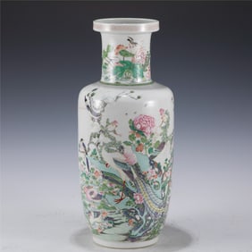 QING FAMILLE ROSE BOTTLE VASE