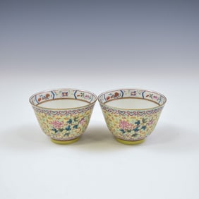 PAIR TONGZHI FAMILLE ROSE BOWLS