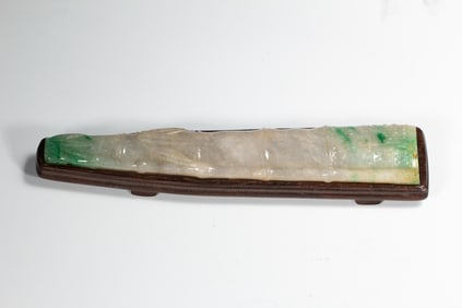 A JADEITE BAMBOO - JOINT - SHAPED BRUSH REST