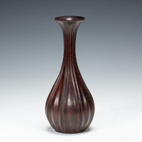 RED SANDALWOOD VASE