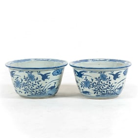 PAIR OF BLUE & WHITE BIRD & FLORAL PLANT POTS