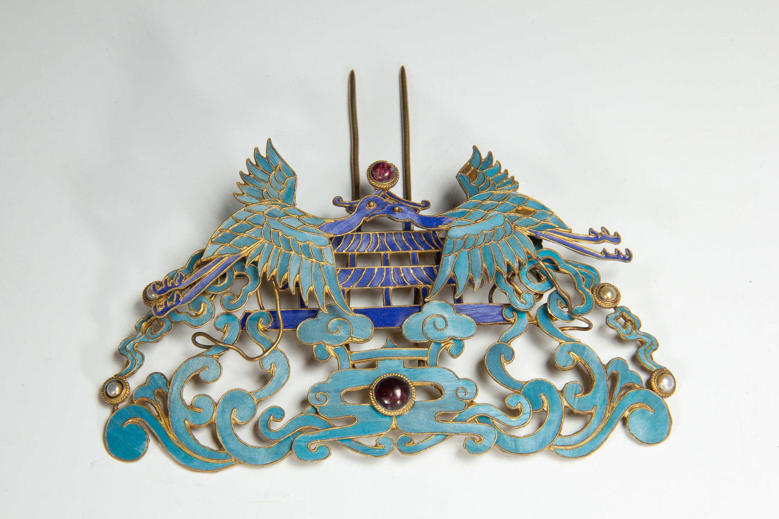 DIANCUI - CRAFTED HAIRPIN: Dimensions: L. 13 cm. W. 11 cm. Weight 50 grams. This is a hairpin that employs the diancui technique. Diancui is a traditional Chinese jewelry - making method, where kingfisher feathers are pasted to