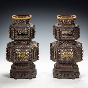 A PAIR OF EXQUISITE HEXAGONAL RED SANDALWOOD PALACE LANTERNS