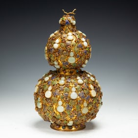 COPPER-GILDED INLAID JADE AND GEM GOURD ORNAMENT