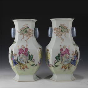 PAIR OF QING QIANLONG FAMILLE ROSE DOUBLE-EARED VASE
