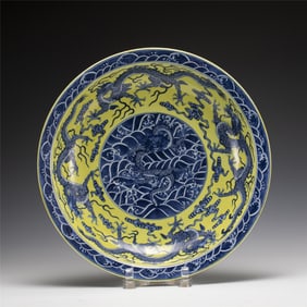 QING QIANLONG BLUE & WHITE YELLOW GLAZED PLATE