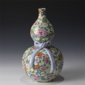 QING QIANLONG PASTEL GOURD VASE