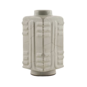 QIANLONG GE TYPE CONG VASE
