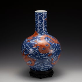 BLUE & WHITE ALUM RED DRAGON CELESTIAL VASE ON STAND