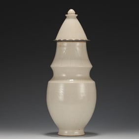 WHITE PORCELAIN VASE FROM DING KILN