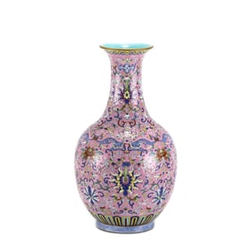 QING QIANLONG FAMILLE ROSE BOTTLE VASE
