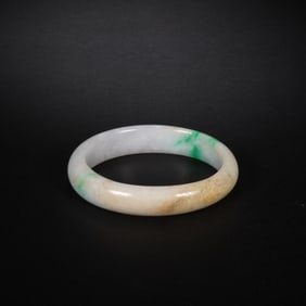 A JADEITE BANGLE