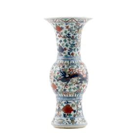 MING LONGQING WUCAI DRAGON YENYEN VASE