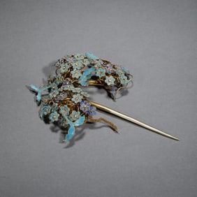 GILDED SILVER HAIRPIN WITH KINGFISHER FEATHER INLAY
