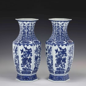 A PAIR OF QIANLONG BLUE & WHITE HEXAGONAL VASES
