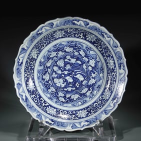 YUAN BLUE & WHITE WRAPPED FLORAL PLATE