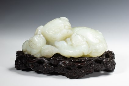 JADE - CARVED AUSPICIOUS BEASTS ORNAMENT