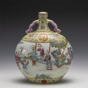 QING QIANLONG FAMILLE ROSE MOON VASE