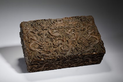 WOODEN BOX WITH EXQUISITE DRAGON-PATTERN CARVINGS