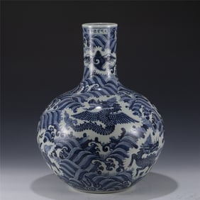 MING XUANDE BLUE AND WHITE VASE