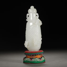 WHITE JADE VASE WITH EXQUISITE CARVINGS