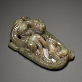 JADE CARVING WITH DRAGON - SHAPED PATTERNS