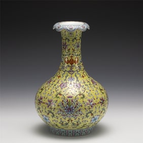 QING QIANLONG FAMILLE ROSE BEGONIA VASE