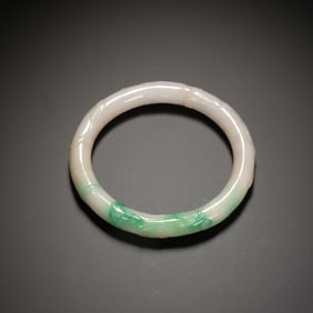 JADEITE BANGLE