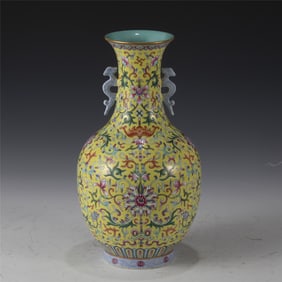 QING QIANLONG FAMILLE ROSE DOUBLE-EARED VASE