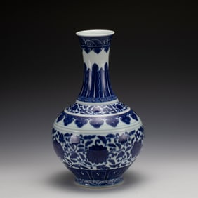 GUANGXU BLUE & WHITE PEONY REWARD VASE