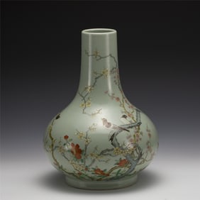 QING TONGZHI FAMILLE ROSE VASE