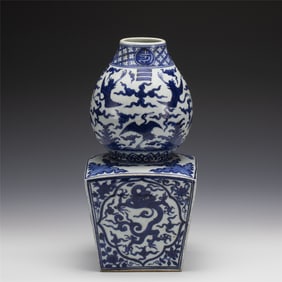 MING JIAJING BLUE & WHITE GOURD VASE