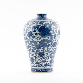 QIANLONG BLUE & WHITE DRAGON WRAPPED FLORAL MEIPING JAR