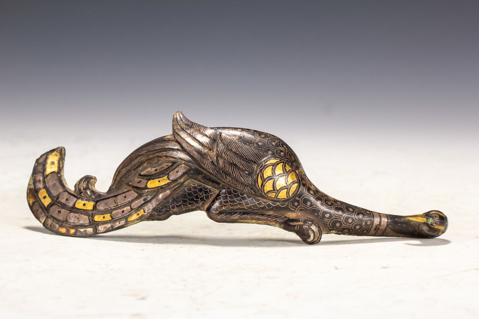 INLAID GOLD AND SILVER BIRD - AND - BEAST - SHAPED BELT HOOK (1 of 11)