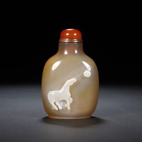 Chinese Agate Fancy-Color Horse Snuff Bottle