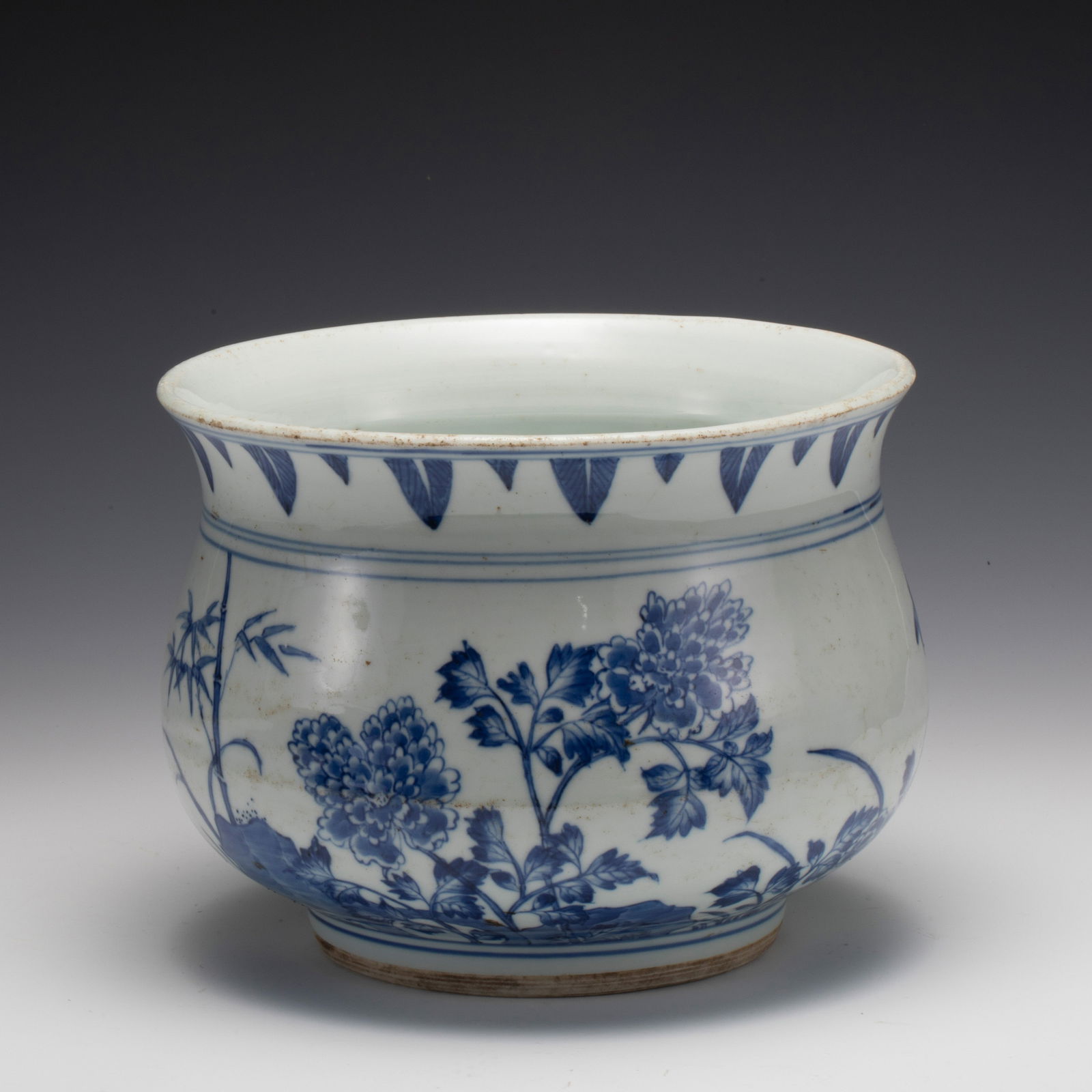 QING KANGXI BLUE & WHITE INCENSE BURNER (1 of 7)