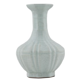 QIANLONG RIBBED BODY GE TYPE VASE