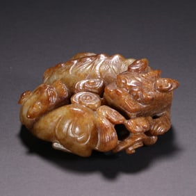 Chinese Jade Auspicious Beast Ornament