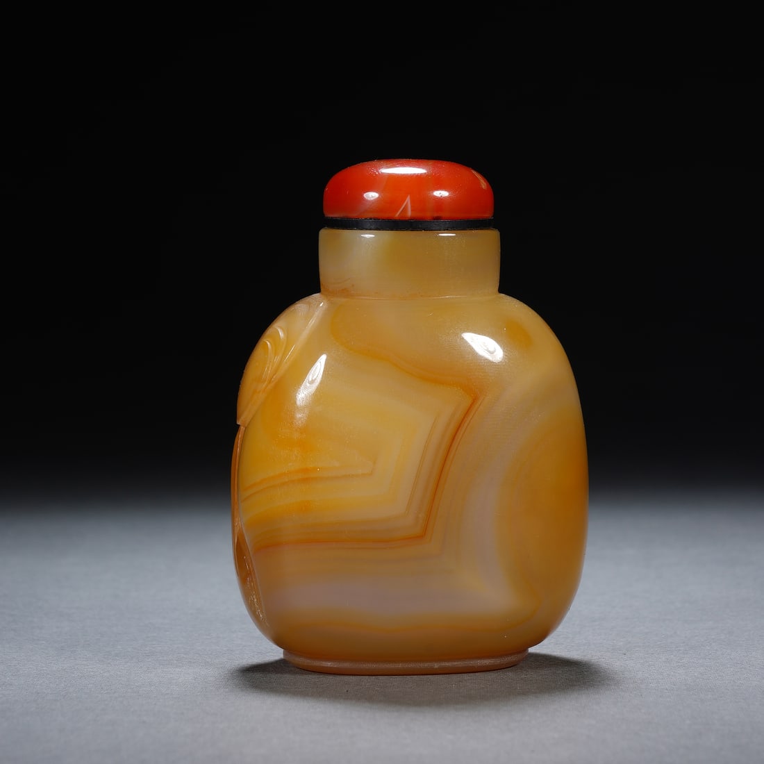 CHINESE AGATE SNUFF BOTTLE - 4