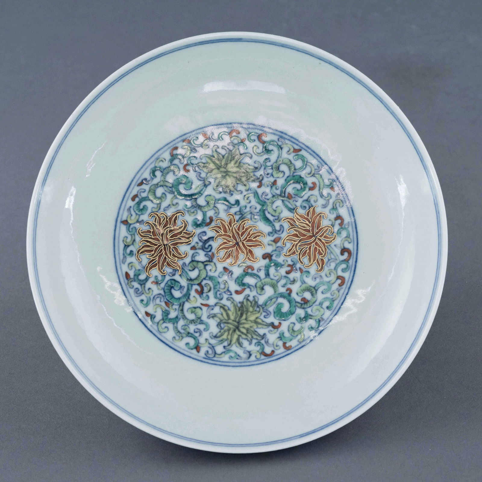 QIANLONG DOUCAI FLORAL PORCELAIN PLATE (1 of 5)