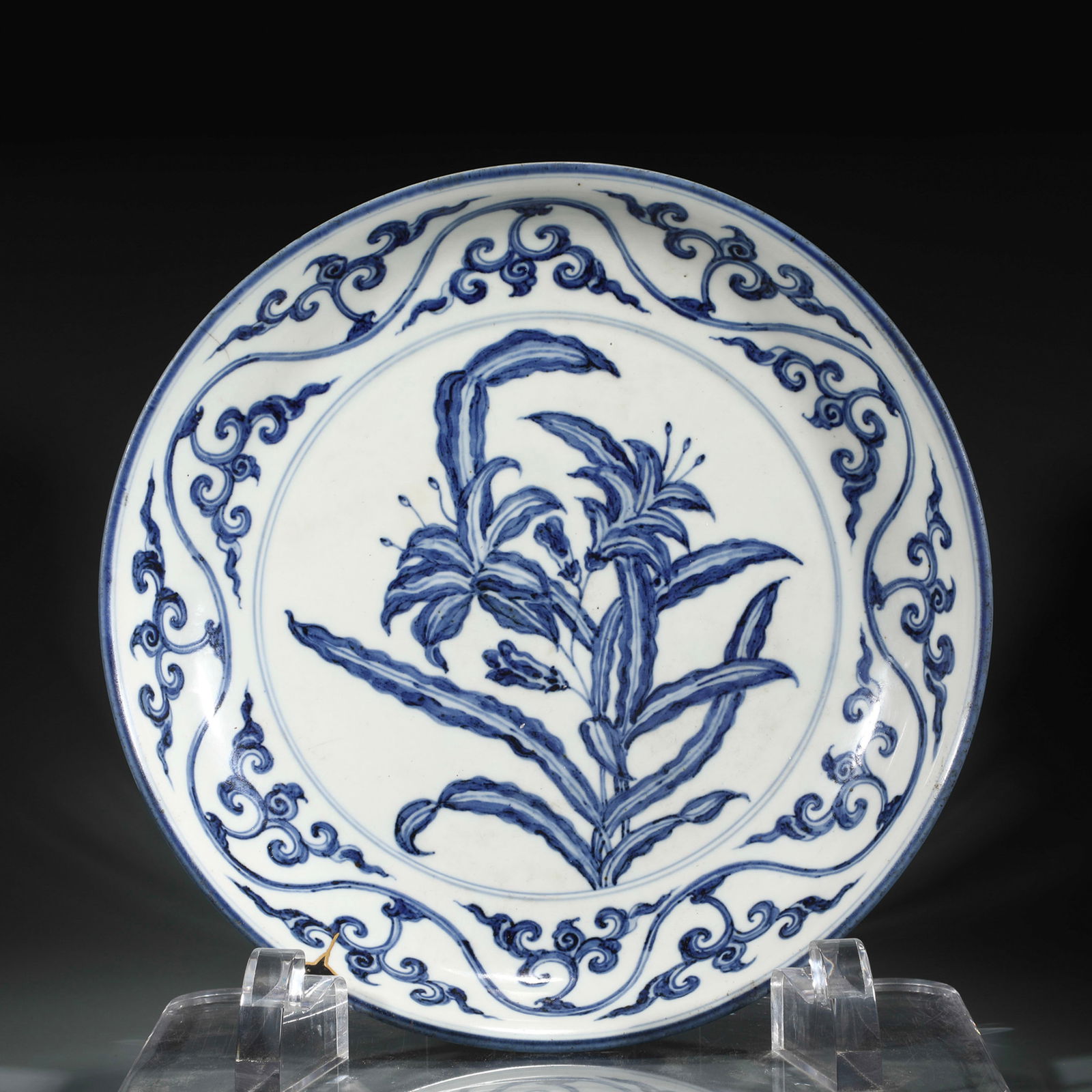 MING XUANDE BLUE & WHITE FLORAL PLATE (1 of 10)