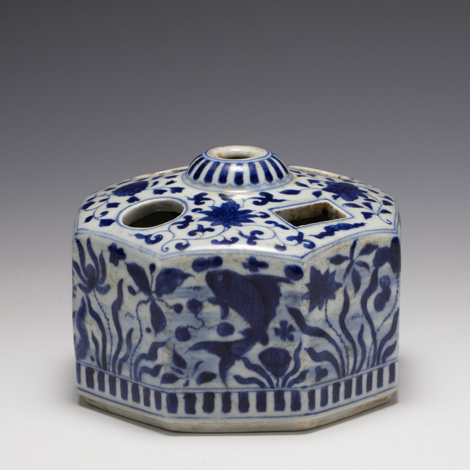 MING WANLI BLUE & WHITE BRUSH POT: Dimensions: Length: 14. 8 cm x Width: 14. 8 cm x Heigth: 10. 7 cm Chinese Ming Dynasty WanLi Blue and White Carp Porcelain Brush Pot. Potted in hexagonal holder shape, sturdily in cylindrical straight