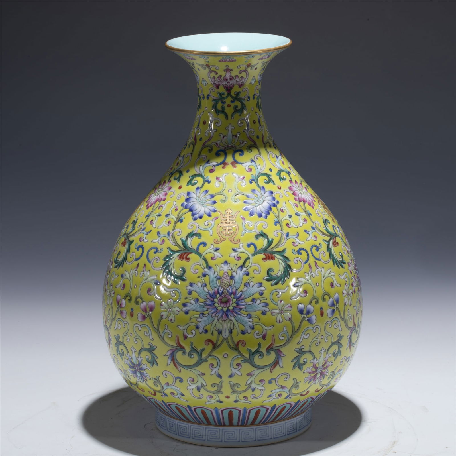 QING DAOGUANG FAMILLE ROSE JADE POT SPRING VASE (1 of 5)