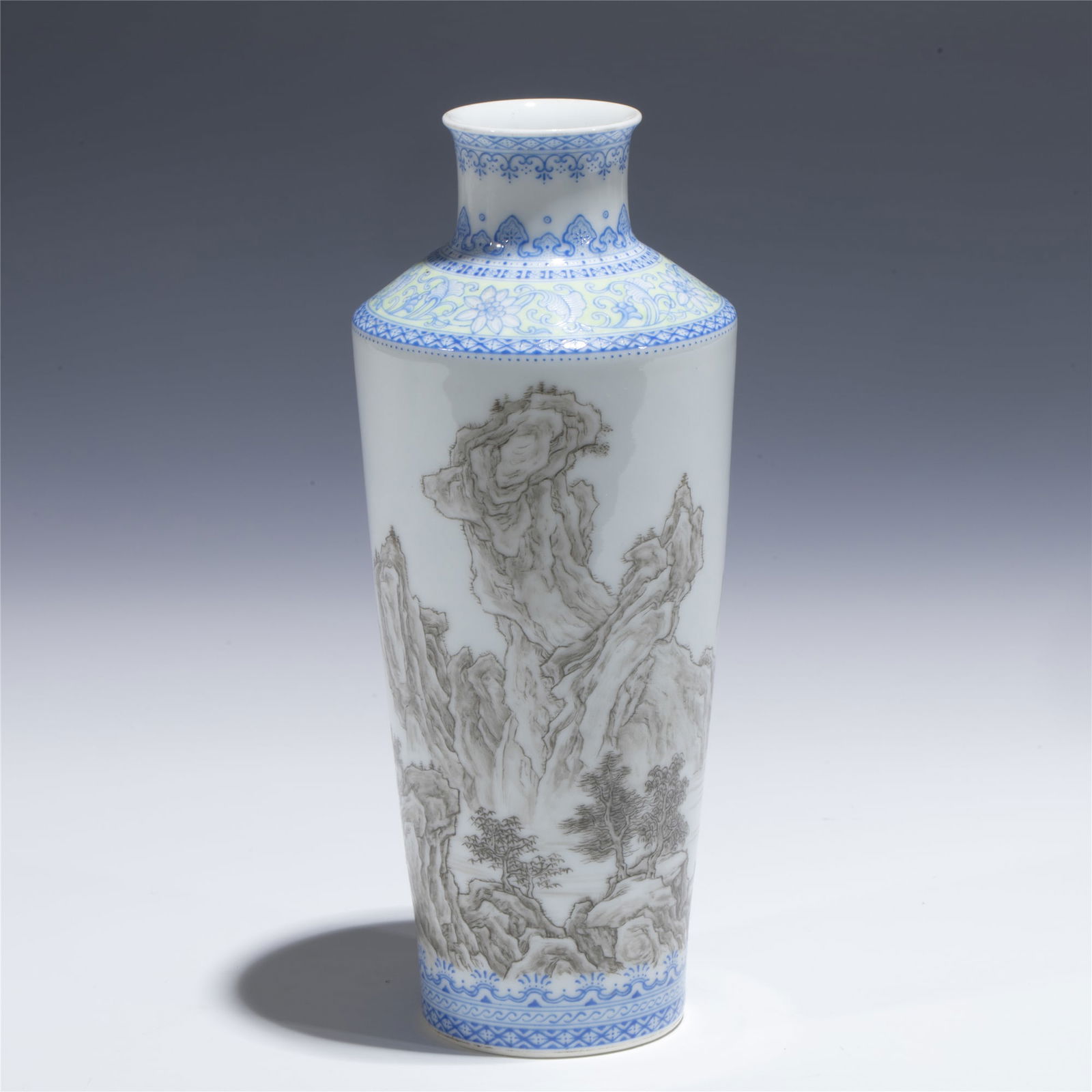 QING QIANLONG FAMILLE ROSE BOTTLE VASE: Dimensions: length: 7. 8 cm, Width: 7. 8 cm, Height: 19 cm Chinese Qing Dynasty Qianlong Famille Rose Porcelain Bottle Vase. Potted in bottle shape vase, thick and tall, globular ovoid body, cylindric