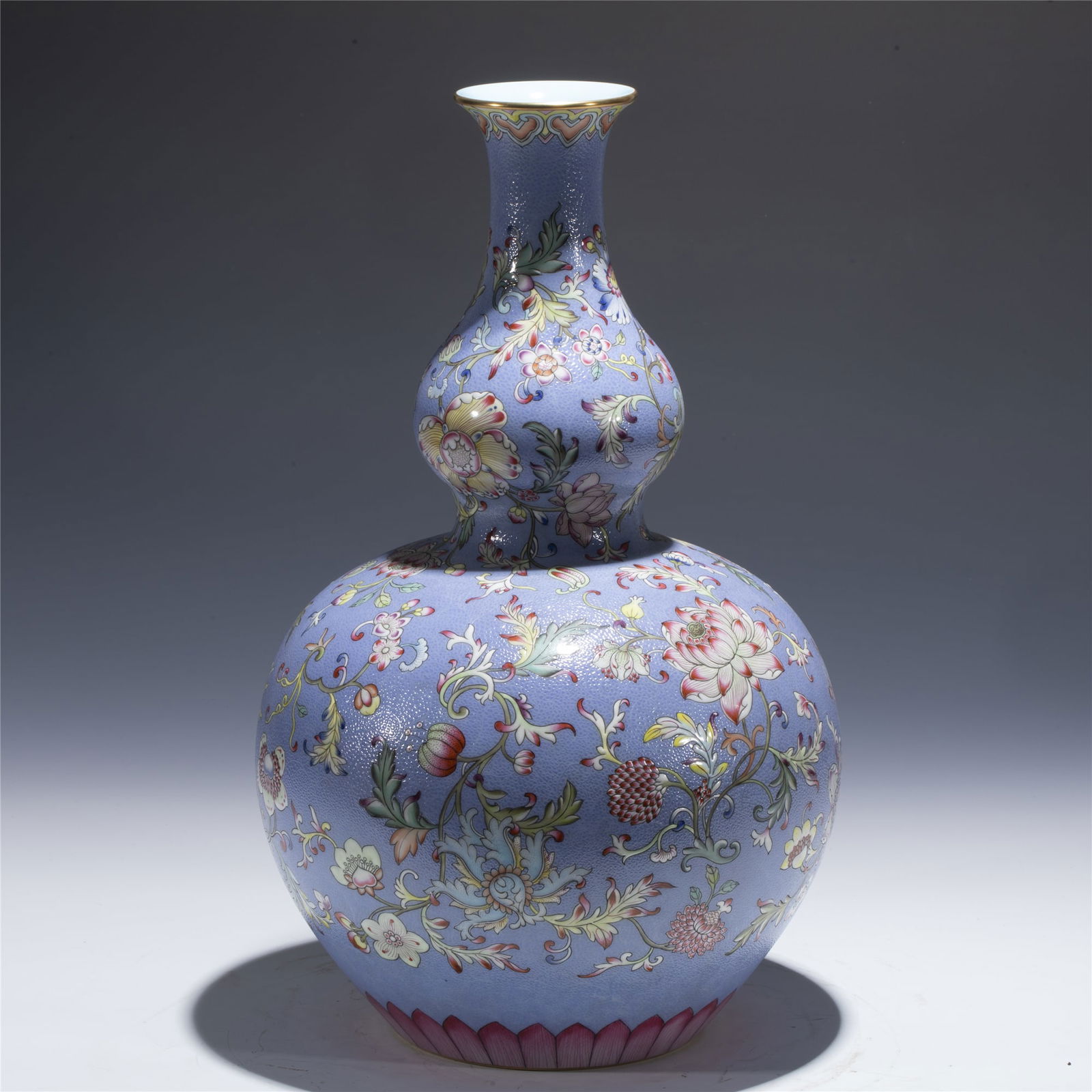 QING QIANLONG FAMILLE ROSE GOURD VASE (1 of 5)