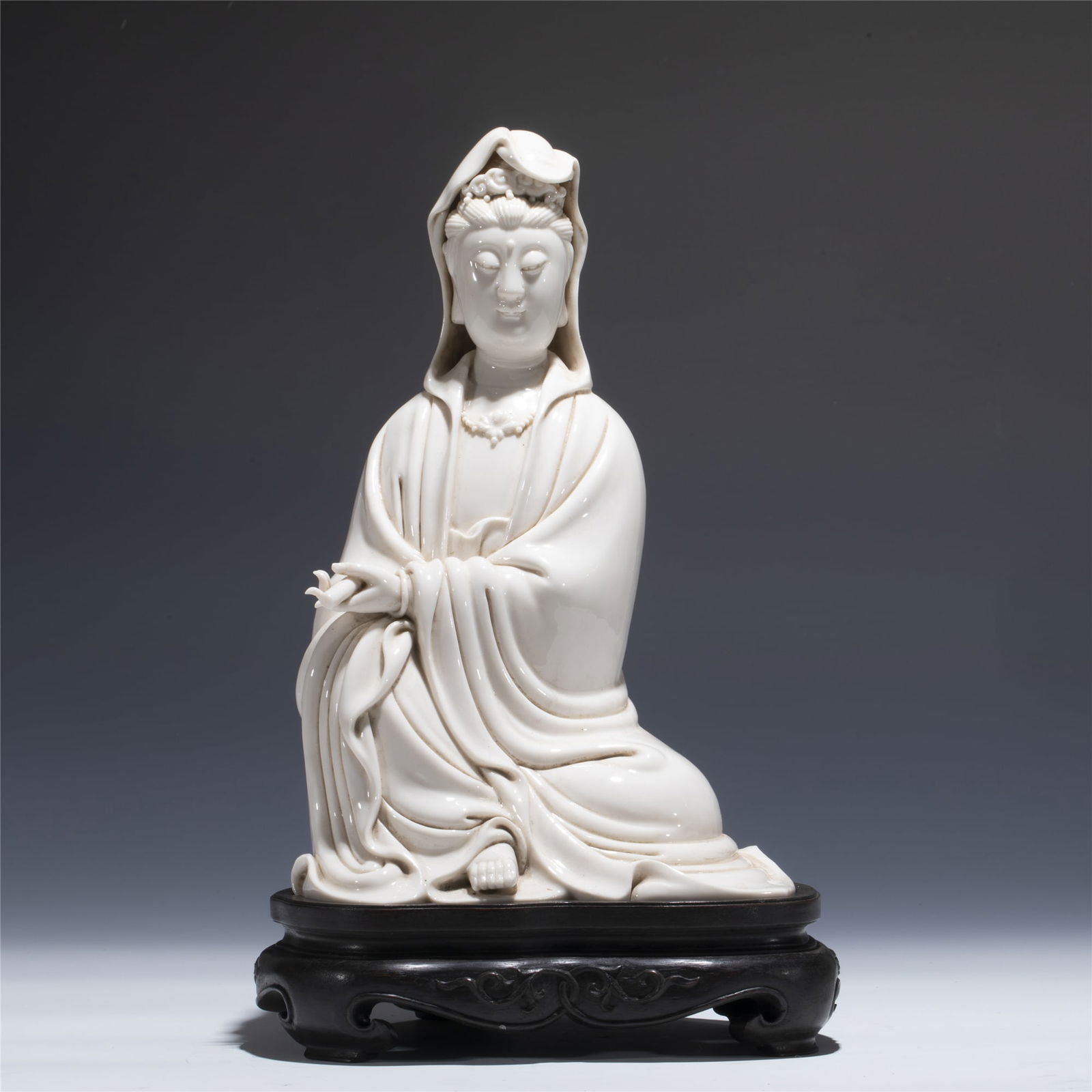 QING DEHUA GUANYIN STATUE (1 of 12)