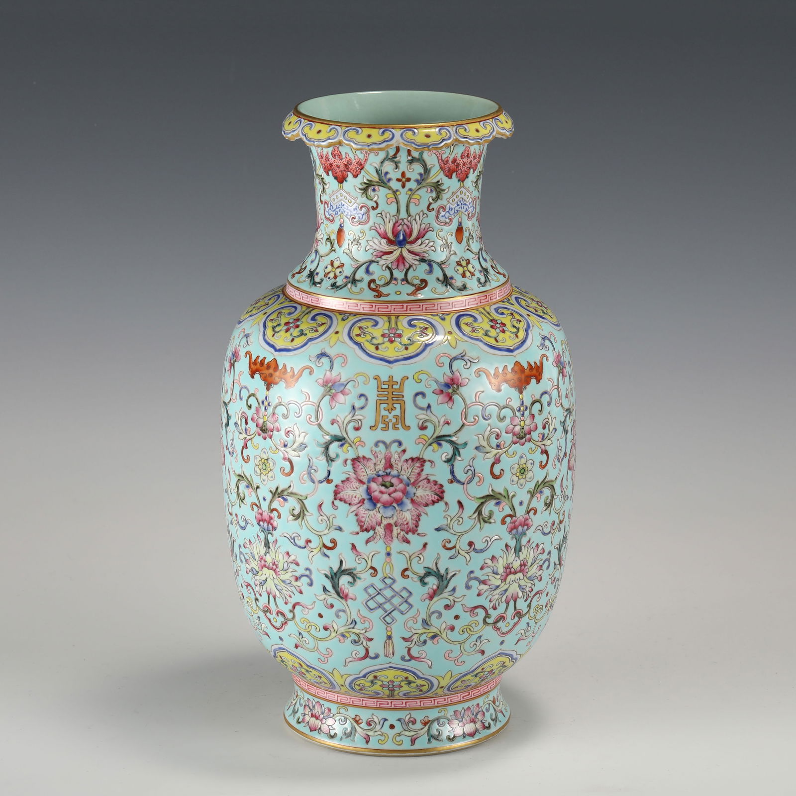 QING QIANLONG FAMILLE ROSE FLOWER VASE (1 of 10)