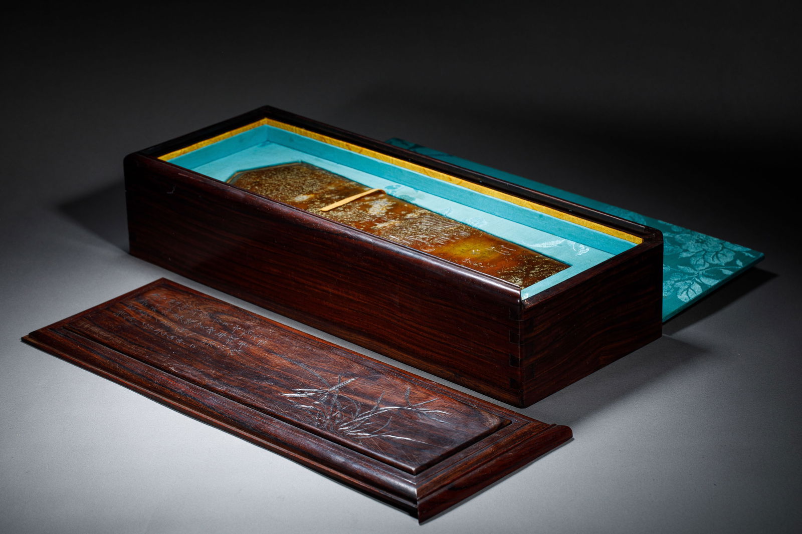 CHINESE HUANGHUALI BOX WITH JADE BI (1 of 9)